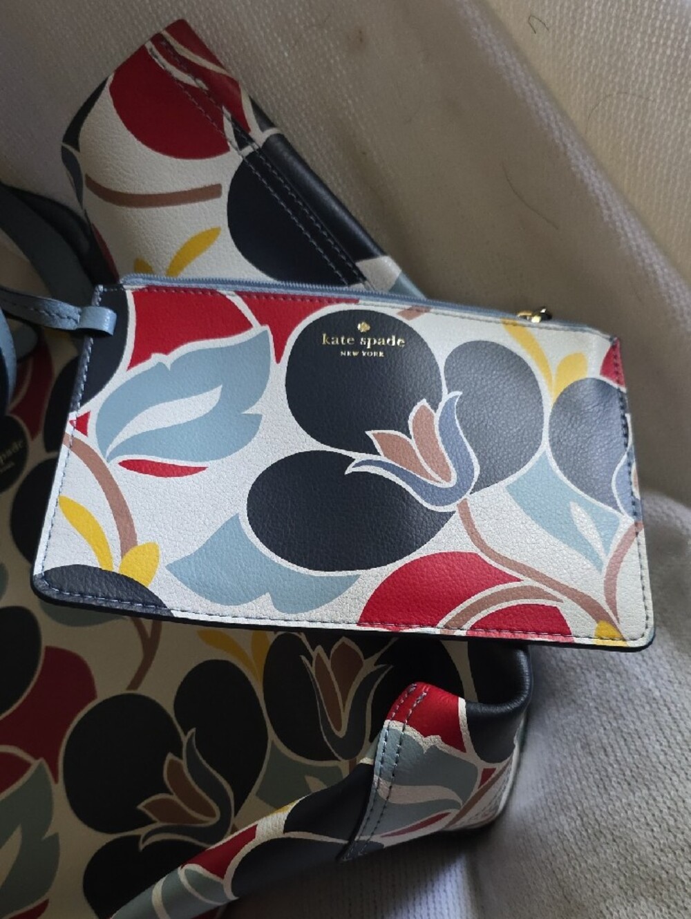 kate spade 2 Piece Floral Tote in Black, Red, Blue and Yellow NWT - Picture 5 of 11
